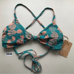Berlook Women’s Medium Green Floral Knot Reversible Bikini Top